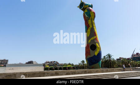 Sculpture Femme et oiseau de Joan Miró (1983). Barcelone, Espagne. Banque D'Images