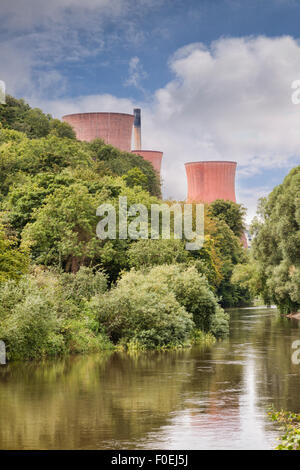 Ironbridge Power Station et la rivière Severn, Telford, Shropshire, Angleterre Banque D'Images