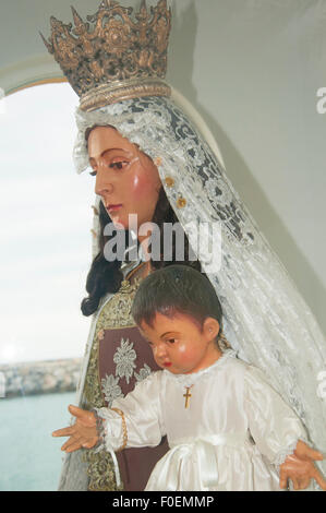 La Vierge sur le quai du port de plaisance de Puerto Banus en Andalousie Banque D'Images