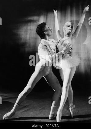 Danse, ballet, couple dans la pose classique, années 1950, droits additionnels-Clearences-non disponible Banque D'Images