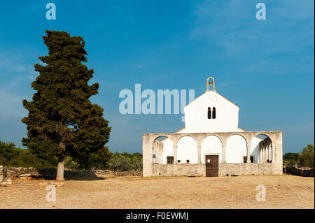 Mednjan, Istrie, Croatie. 8c l'église romane Saint Fosca, lieu de pèlerinage, célèbre pour ses pouvoirs de guérison et de l'énergie Banque D'Images