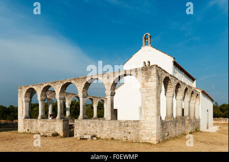 Mednjan, Istrie, Croatie. 8c l'église romane Saint Fosca, lieu de pèlerinage, célèbre pour ses pouvoirs de guérison et de l'énergie Banque D'Images