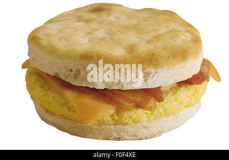 Le petit-déjeuner Sandwich, biscuits, fromage, Œufs brouillés, bacon Banque D'Images