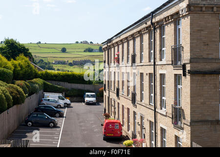 Ancien moulin transformé en immeuble d'appartements, Sowerby Bridge, West Yorkshire Banque D'Images