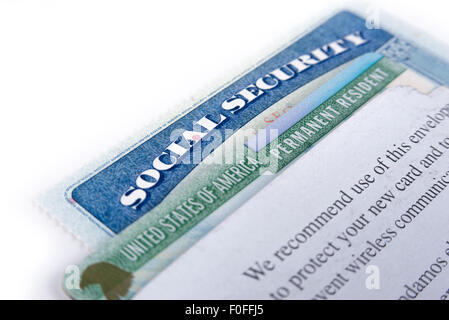 États-unis d'Amérique La sécurité sociale et de carte verte sur fond blanc Banque D'Images