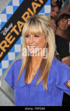 LOS ANGELES, CA - 30 septembre 2010 : Chelsie Hightower lors de la première mondiale de secrétariat au El Capitan Theatre, à Hollywood. Banque D'Images