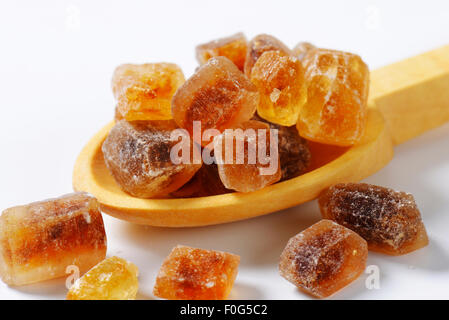 Brown rock avec des cristaux de sucre saveur caramel Banque D'Images