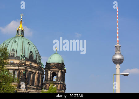 Berliner Dom, la Cathédrale, Fernsehturm suis Alex, Berlin, Allemagne Banque D'Images