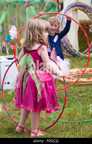 Jeune fille Fée comme à la nouvelle forêt conte Festival, Burley, Hampshire, Royaume-Uni en août Crédit : Carolyn Jenkins/Alamy Live News Banque D'Images