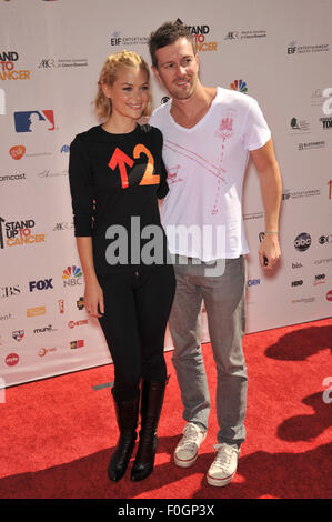 LOS ANGELES, CA - le 10 septembre 2010 : Jaime King & mari Kyle Newman au Stand Up to Cancer à l'événement Les studios Sony Pictures, Culver City. Banque D'Images