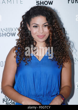 Las Vegas, Nevada, USA. Août 15, 2015. Singer Jordin Sparks pose pour les photographes après avoir effectué au Fashion Show Mall à l'appui de son nouveau cd ''tout de suite maintenant,'' le 15 août 2015 à Las Vegas, Nevada Crédit : Marcel Thomas/ZUMA/Alamy Fil Live News Banque D'Images