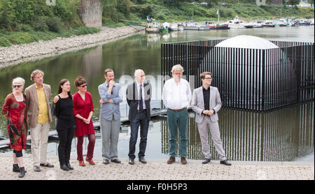 Duisburg-Ruhrort, Allemagne. 15 août 2015. Les créateurs et les collectionneurs de l'Nomanslanding art installation à la Ruhrtriennale arts festival à Duisburg-Ruhrort. Photo : bas/Alamy LIve News Banque D'Images