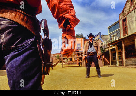 Duel de cow-boy à la Texas Hollywood/Fort Bravo western-appelée parc à thème. Almeria. Espagne Banque D'Images