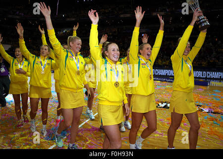 Sydney, Australie. Août 16, 2015. L'équipe de l'Australie célèbre finale de la Coupe du Monde de netball, Fougères d'argent comparativement à l'Australie, tous les téléphones Arena, Sydney, Australie. Dimanche 16 août 2015. © Plus Sport Action/Alamy Live News Banque D'Images