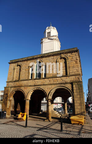 L'Ancien hôtel de ville sur la place du marché de South Shields, en Angleterre. Le bâtiment date du 18ème siècle. Banque D'Images