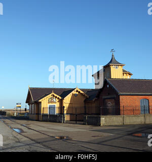 L'embarcation de sauvetage bénévole de recherche et siège à South Shields , en Angleterre. Le siège se trouve au bord de la rivière Tyne. Banque D'Images