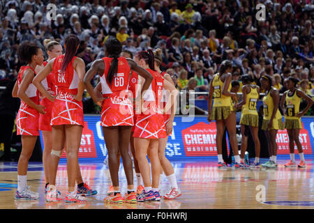 Sydney, Australie. 16 août, 2015. L'Angleterre remporte la médaille de bronze avec une victoire 66-44 sur la Jamaican Sunshine Girls Crédit : MediaServicesAP/Alamy Live News Banque D'Images