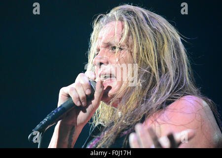 Irvine, CA, USA. Août 16, 2015. Musicien - Sebastian BACH sur scène à Riverside Theater Live 2015 Irvine Meadows, Irvine, CA, USA, 15 août 2015.L'image de crédit cr Scott Mitchell/ZUMA Press © Scott Mitchell/ZUMA/Alamy Fil Live News Banque D'Images