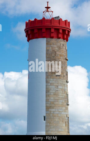 Phare de la Croix, un monument situé sur la commune de Ploubaslanec dans les cotes d'Armor en Bretagne, près de l'île de Bréhat. Banque D'Images