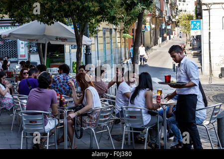 Madrid Espagne, Hispanic Centro, Plaza de Lavapias, Calle de la Fe, restaurant restaurants repas repas, terrasse extérieure trottoir à l'extérieur des tables, extérieur, onglet Banque D'Images