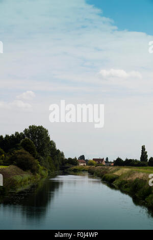 Image du ciel et de vidange Fenland Banque D'Images