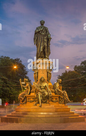 Maxmonument, Max II Monument, crépuscule, Munich, Bavière, Allemagne Banque D'Images