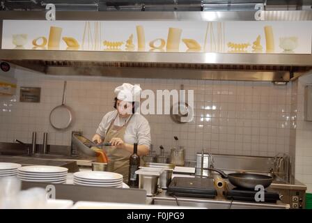 Le magasin Eataly à Turin (Piémont, Italie), qui fait partie de la chaîne internationale de distribution de nourriture de qualité italienne Banque D'Images