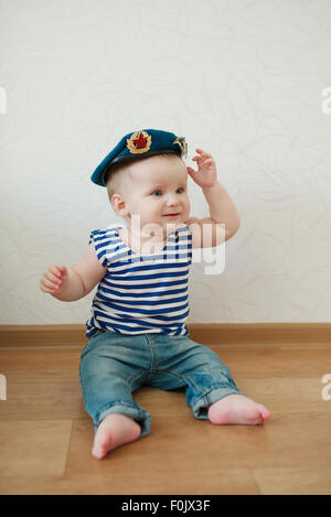 Petit garçon en béret bleu portrait Banque D'Images