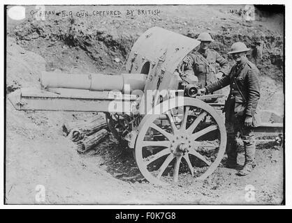 Le canon allemand 59, un type d'artillerie, a été capturé par les forces britanniques lors d'un conflit militaire historique. L'arme représente une pièce de la technologie militaire utilisée dans le combat au début du XXe siècle. Banque D'Images