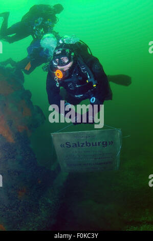 15 octobre 2014 - Ukraine, région d'Odessa, Ukraine - ''Salzbourg - pas de tragédie'' - peu désolé tragédie navire ''Salzbourg'', qui a tué plus de gens que ''Titanic''.Le 1er octobre 1942. À 5a. m. (Berlin) l'Otchakov gauche Salzbourg en tant que partie d'un convoi transportant le minerai de manganèse (840 tonnes), de barils de métal vide et environ 2 300 prisonniers de guerre soviétiques (l'historien I. C. Alekseev estime qu'il y a aussi la ferraille et la casse des munitions). Le steamship bulgare Ferdinand Zar (1 994 tjb) et quatre bateaux de dragage de mines de type FR étaient dans le convoi avec la Salzburg. Environ 9 a. m. l Banque D'Images