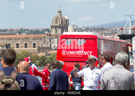 Catane, Italie. 17 août, 2015. La clinique mobile d'urgence. Credit : Simone Genovese/Alamy Live News Banque D'Images