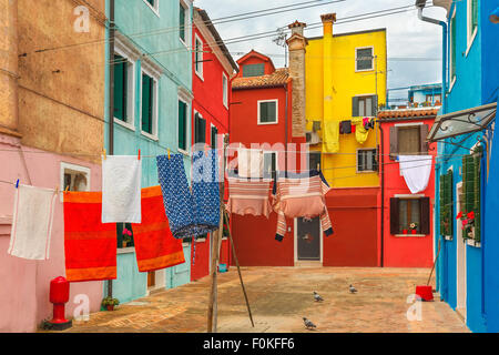 Maisons colorées sur la Burano, Venise, Italie Banque D'Images