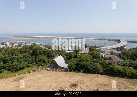 Avis de Sandy Hook, Shrewsbury, la rivière et l'océan Atlantique depuis la tour nord de la Twin Navesink Lumières. Banque D'Images