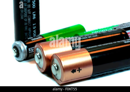 Plusieurs batteries de macro shot on white Banque D'Images