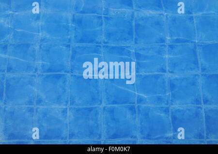 Carreaux dans la partie inférieure de s une piscine Banque D'Images