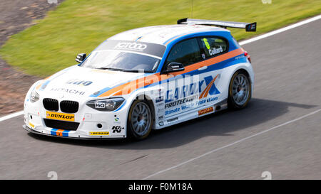 Rob Collard à druides dans son équipe JCT600 avec GardX BMW 125i M Sport Oulton Park BTCC Banque D'Images