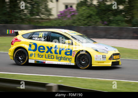 Alex Martin à druides dans son Dextra Racing Ford Focus ST Oulton Park BTCC Banque D'Images