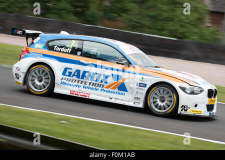 Sam Tordoff à druides dans son équipe JCT600 avec GardX BMW 125i M Sport Oulton Park BTCC Banque D'Images