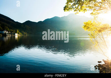 Coucher du soleil sur le lac de Kochel, Bavière, Allemagne Banque D'Images