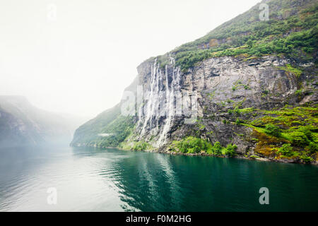 "La cascade des sept Sœurs" dans le Geirangerfjord, Norvège Banque D'Images