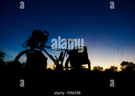 Randonnée à vélo au Zimbabwe, l'Afrique Banque D'Images