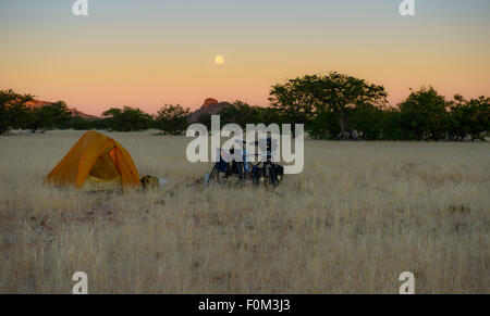 Camping dans le Damaraland, Namibie, Afrique Banque D'Images