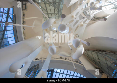 L'intérieur du musée Guggenheim de Bilbao, Espagne, le 6 mars 2014. L'Guggenheimmuseum d'art moderne et contemporain. Banque D'Images