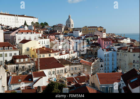 Lisbonne, Portugal - Décembre 28, 2013 . Vue sur la ville de Lisbonne au Portugal, église de Santa Engracia ( Panthéon National) Banque D'Images