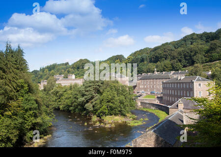 Vue sur le site du patrimoine mondial de la Nouvelle-Lanark, un village de moulin en coton dirigé sur les principes socialistes de Robert Owen et construit au XVIIIe siècle Banque D'Images