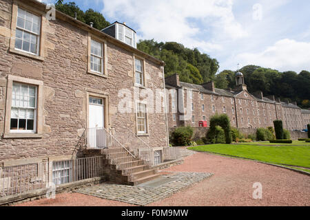 Maisons de travailleurs à New Lanark, un village de moulin en coton du XVIIIe siècle construit par David Dale et dirigé sur les principes de l'illumination de Robert Owen Banque D'Images