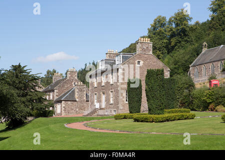 Maisons de travailleurs à New Lanark, un village de moulin en coton du XVIIIe siècle construit par David Dale et dirigé sur les principes de l'illumination de Robert Owen Banque D'Images