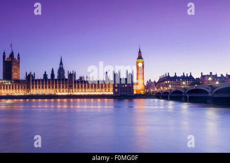 Londres, chambres du Parlement (Palais de Westminster), Thames et Westminster Bridge Banque D'Images