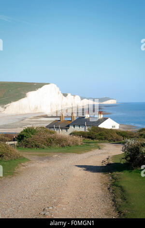 Sept Sœurs falaises & chalets sur les South Downs Way, sept Sœurs Country Park, Eastbourne, East Sussex, England, UK Banque D'Images