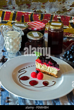 Heese gâteau, dessert, confiture, de l'alimentation, patates, fromage, crème, délicieux, gourmet, fraise, fruits rouges, gâteau au fromage, pièce, savoureuse, Banque D'Images